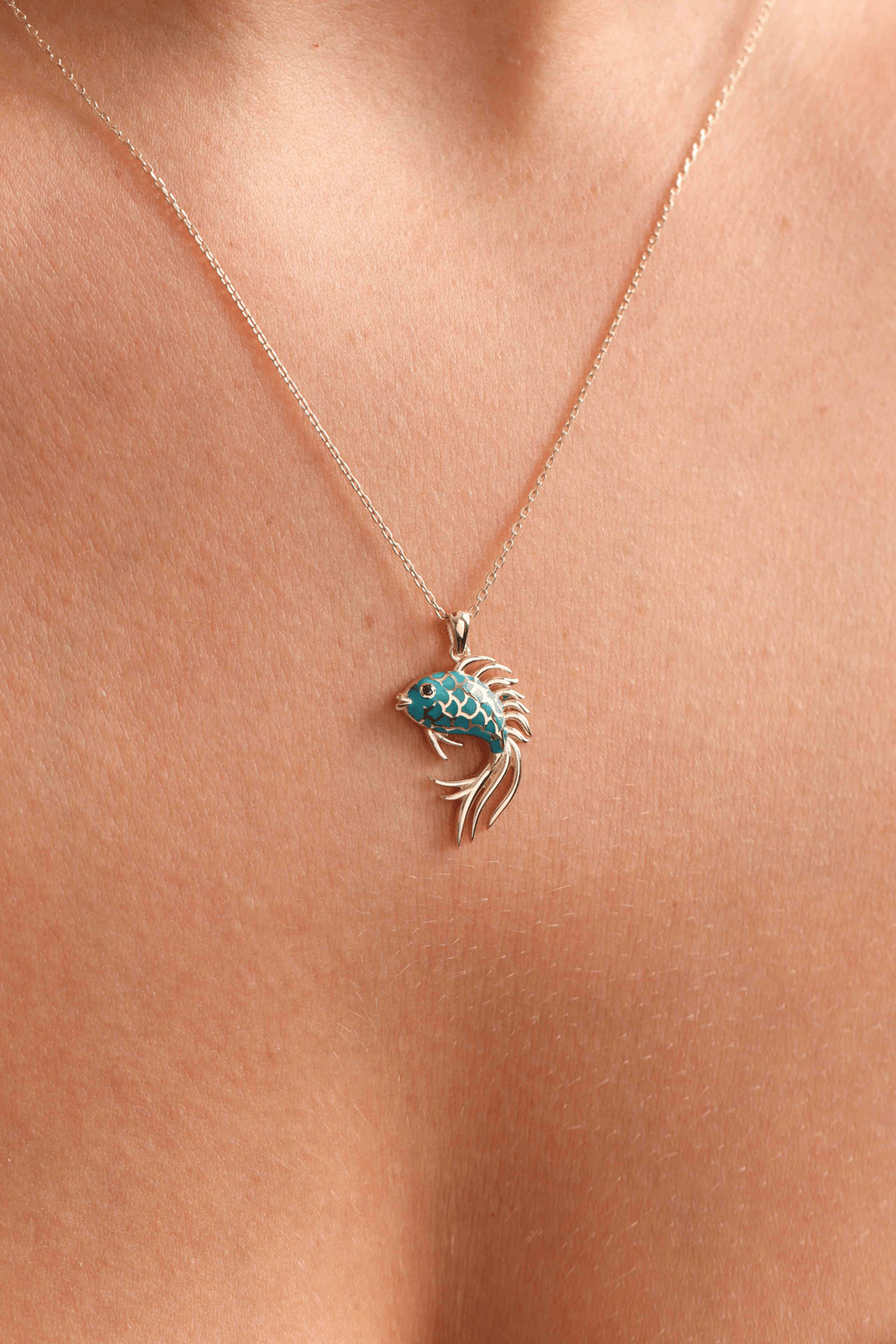 Turkuaz Mineli Balık Necklace
