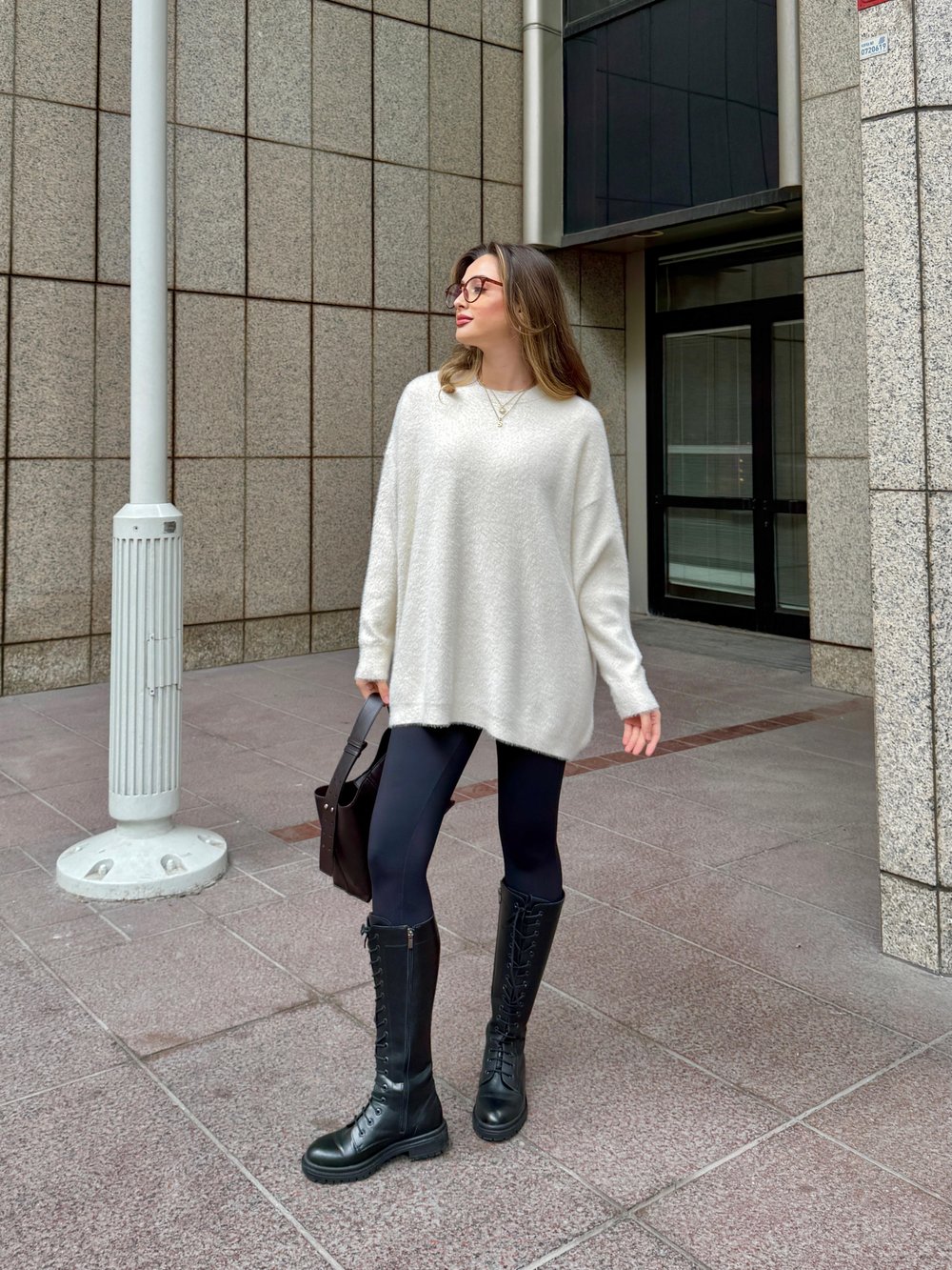 Oversize Ekru Triko Yün Kazak
