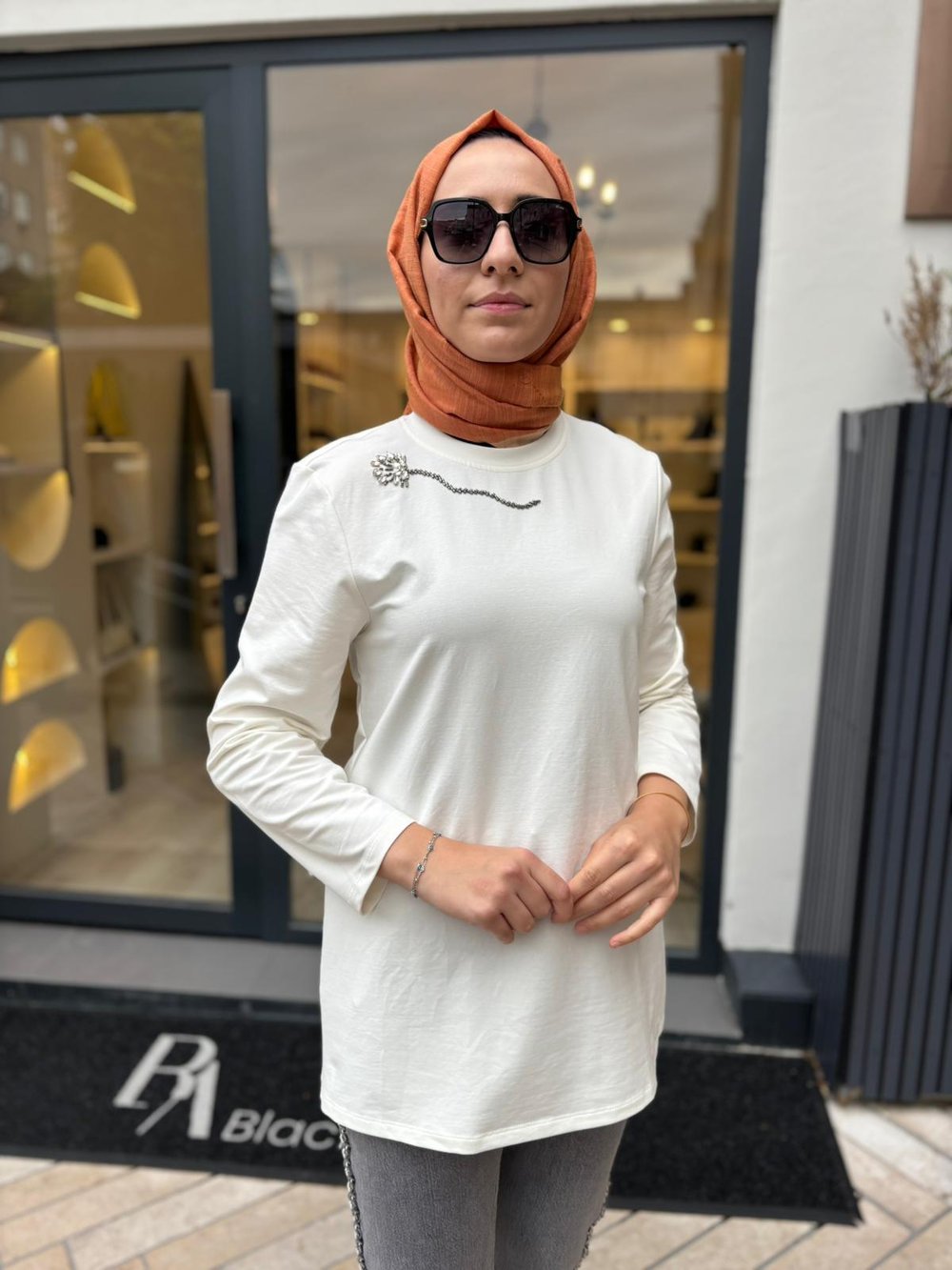26FWBLZ0001 Taş İşlemeli Sune Kadın Bluz Beyaz