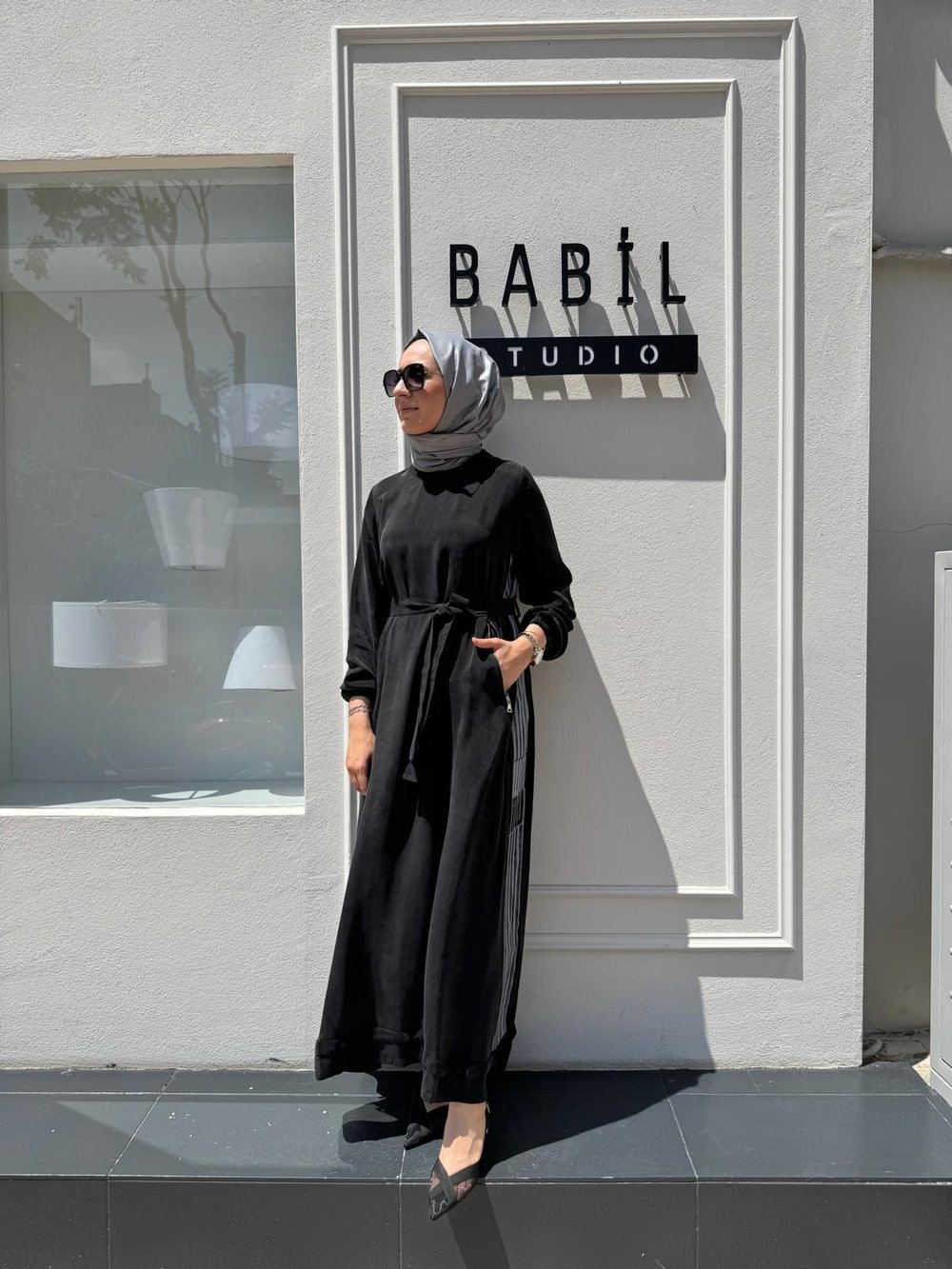 37829 Çizgi Baskılı Cupro Kadın Elbise Siyah