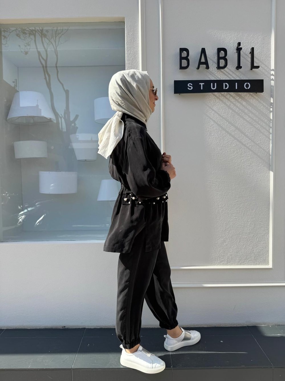 Beli Sıkmalı İncili Kadın Ceket Siyah