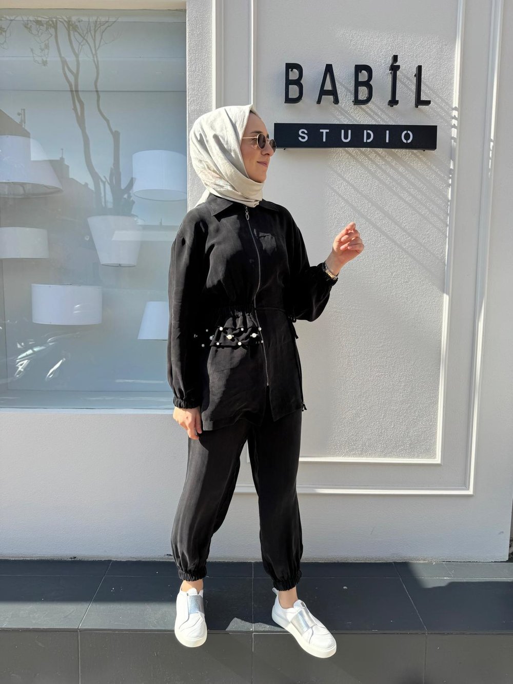 Beli Sıkmalı İncili Kadın Ceket Siyah