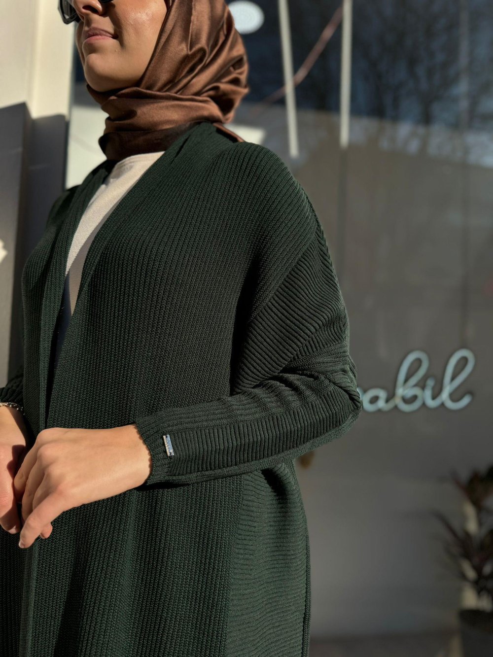 Broş Detaylı Örgülü Yün Kadın Hırka Haki Yeşil