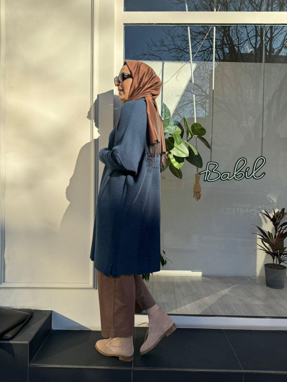 Broş Detaylı Örgülü Yün Kadın Hırka Indigo