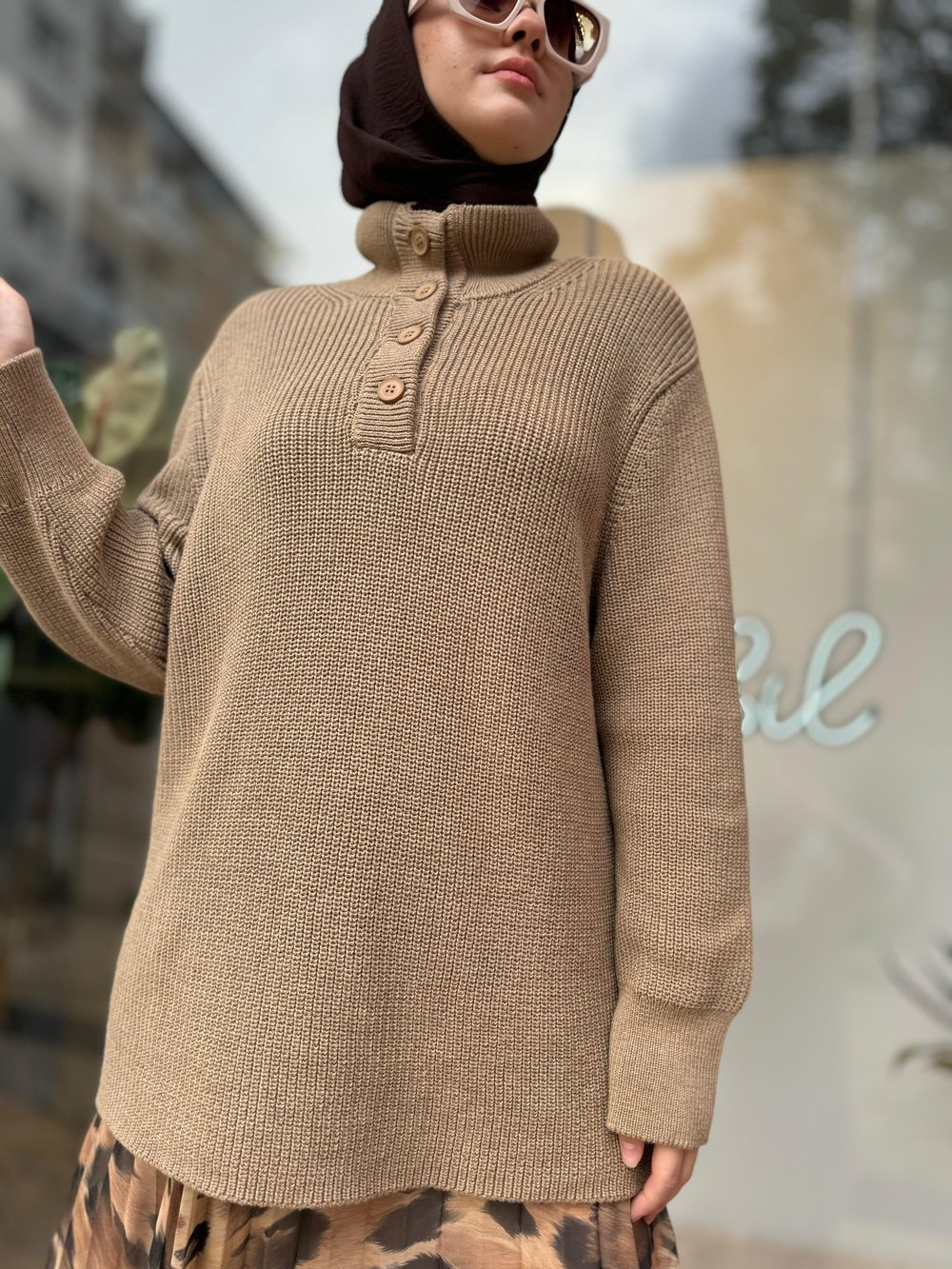 Maniz Yaka Düğmeli Kadın Kazak Camel