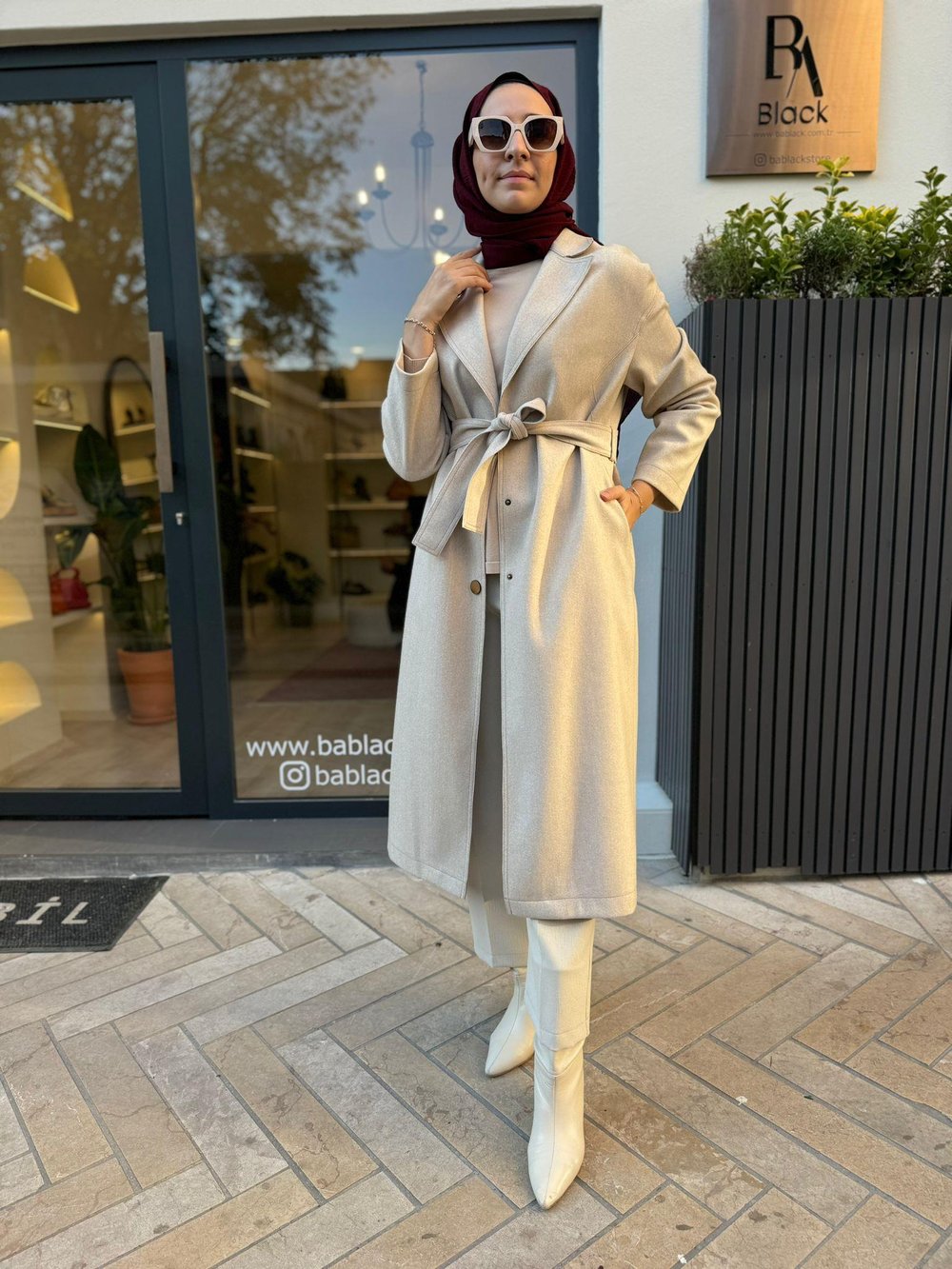 Ters Dikişli  Kuşak Detaylı Kadın Kap Bej