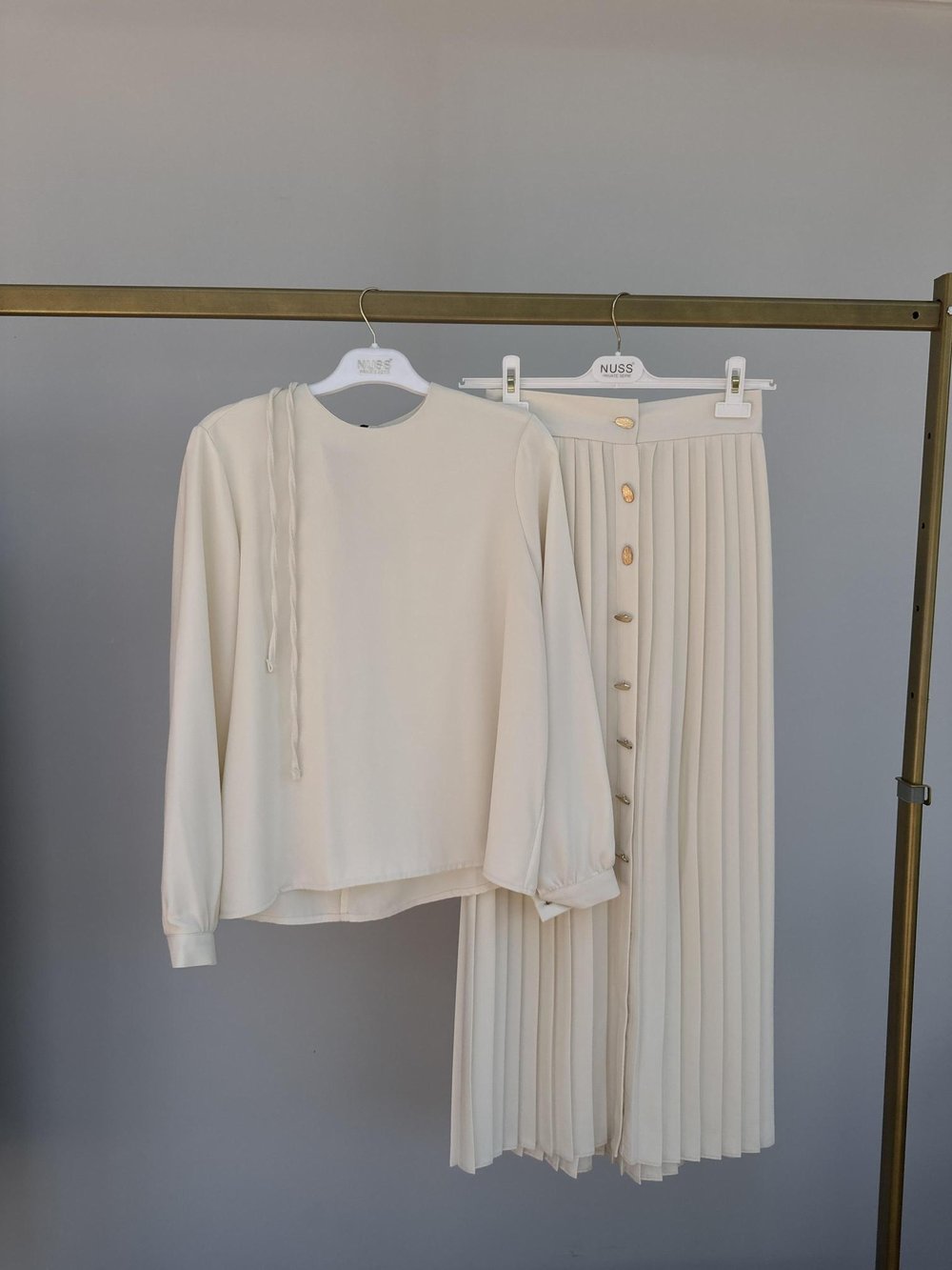 NUSS PLİSE ETEKLİ TAKIM BEJ 