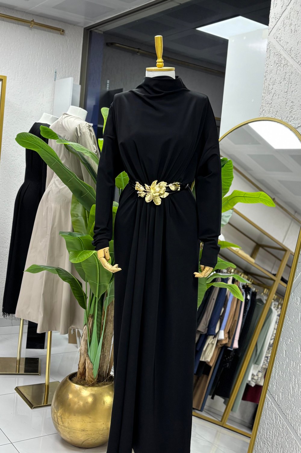 Beli Büzgülü Elbise Siyah