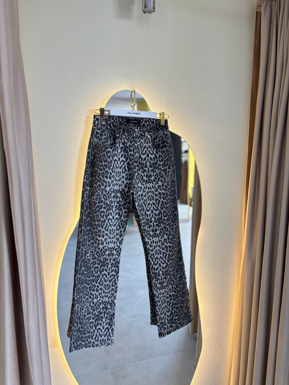 Douglas Pantolon-Leopar