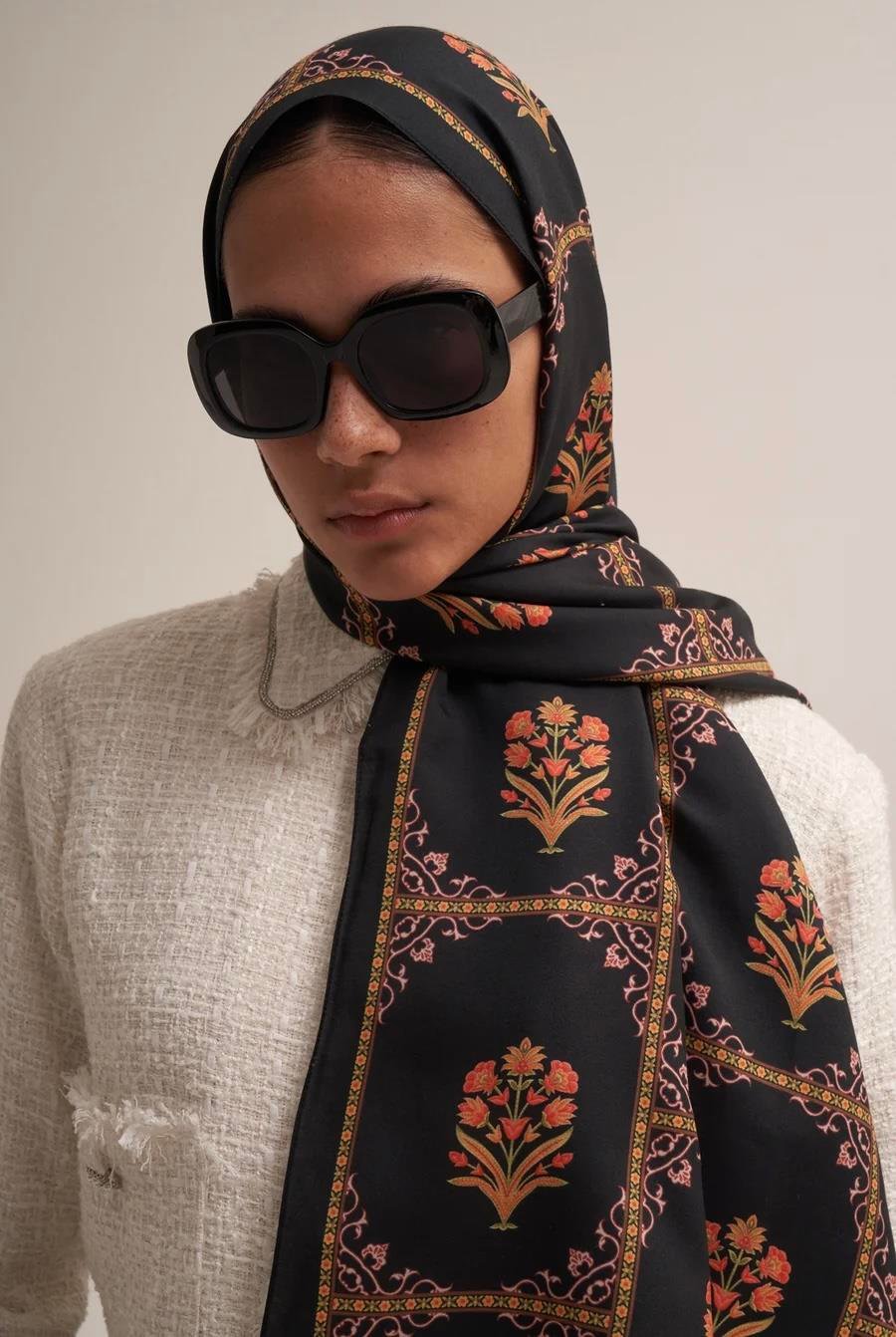 Moreno Silk Black Garden