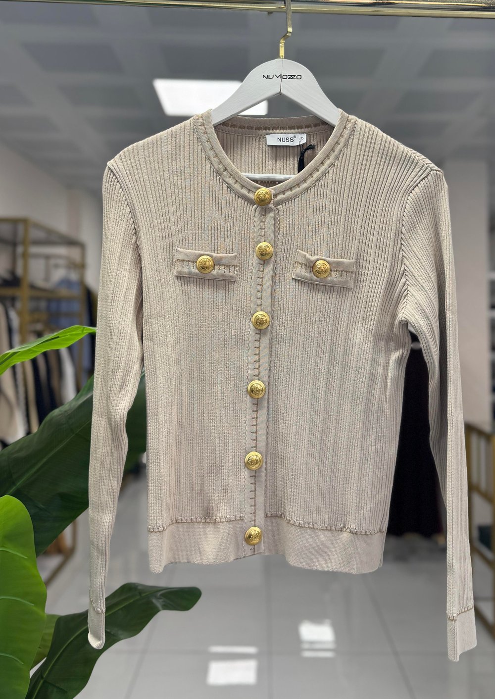 NUSS BEJ MİDİR HIRKA
