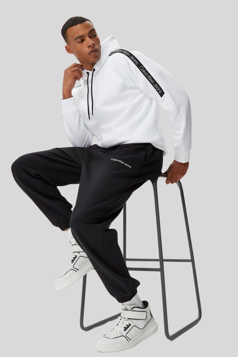 Calvin Klein Erkek Bant Logolu Kapüşonlu Sweatshirt Beyaz