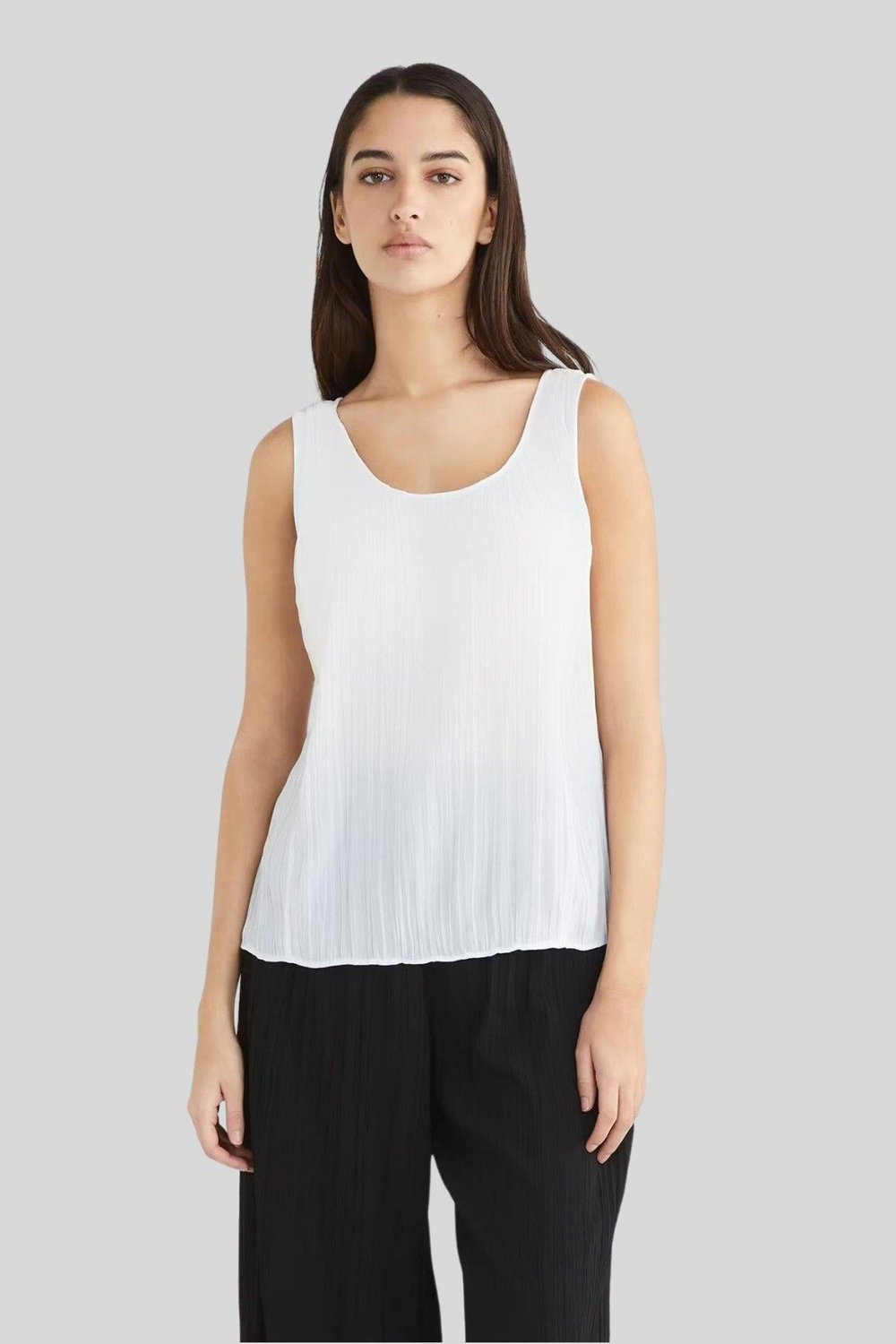 Calvin Klein Kadın Yuvarlak Yaka Kolsuz T-Shirt Beyaz