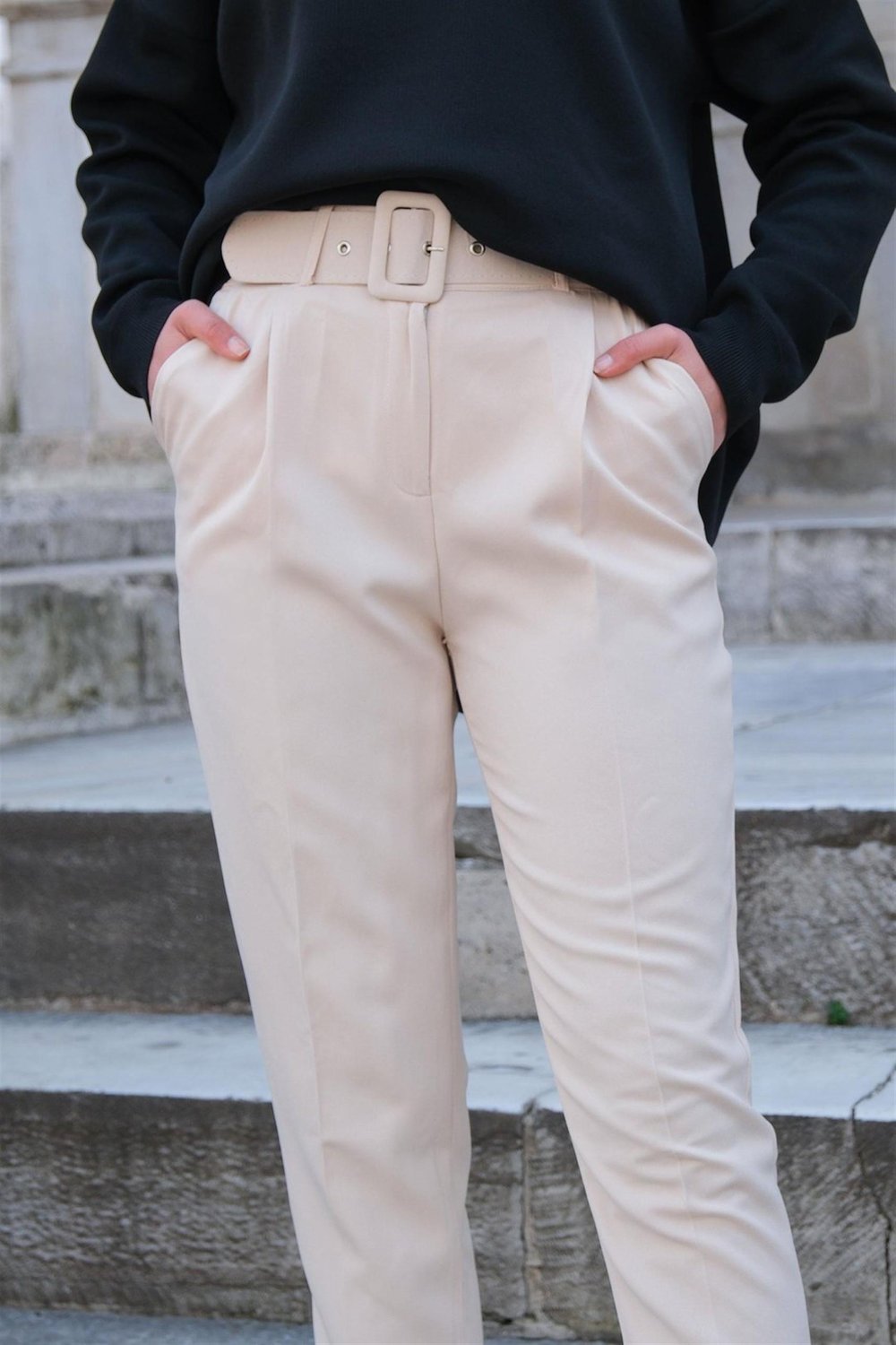 001 Kare Kemerli Dar Paça Pantolon