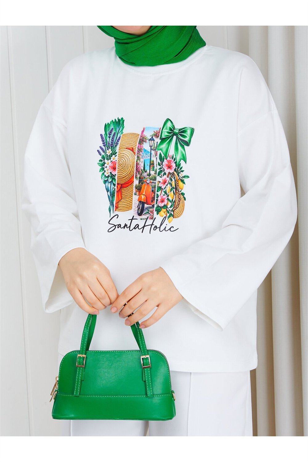 1015 Sıfır Yaka Önü Santa Holic Baskılı Sweat