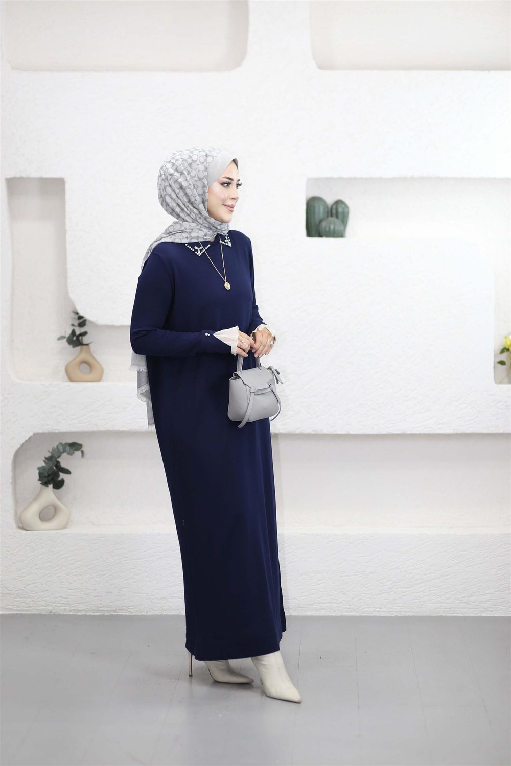265 Kolu Dantelli Polo Yaka Taşlı Triko Elbise