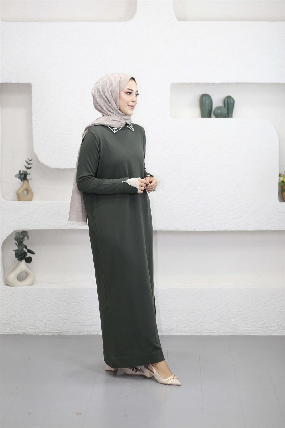 265 Kolu Dantelli Polo Yaka Taşlı Triko Elbise