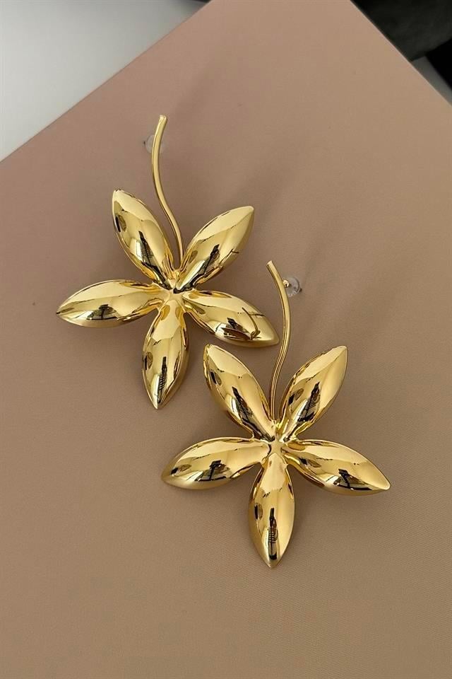 Çiçek Motifli Gold Küpe
