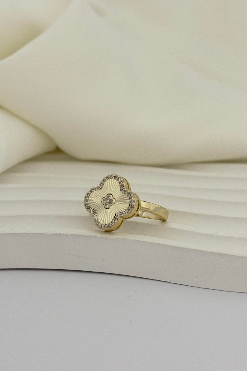 Cleef Gold Yüzük