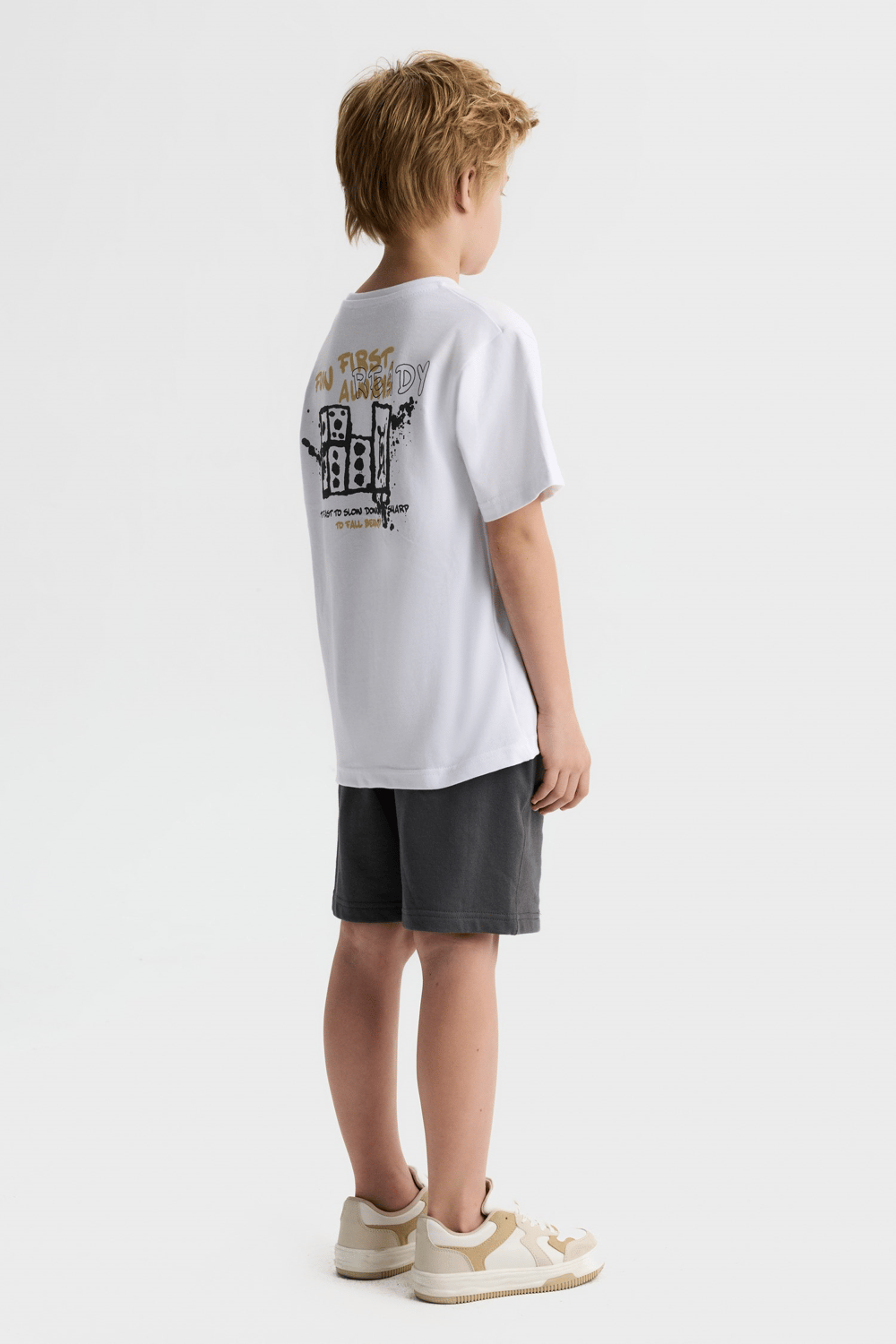 Nk Erkek Çocuk Busy Tshirt 8-14 Yaş Beyaz