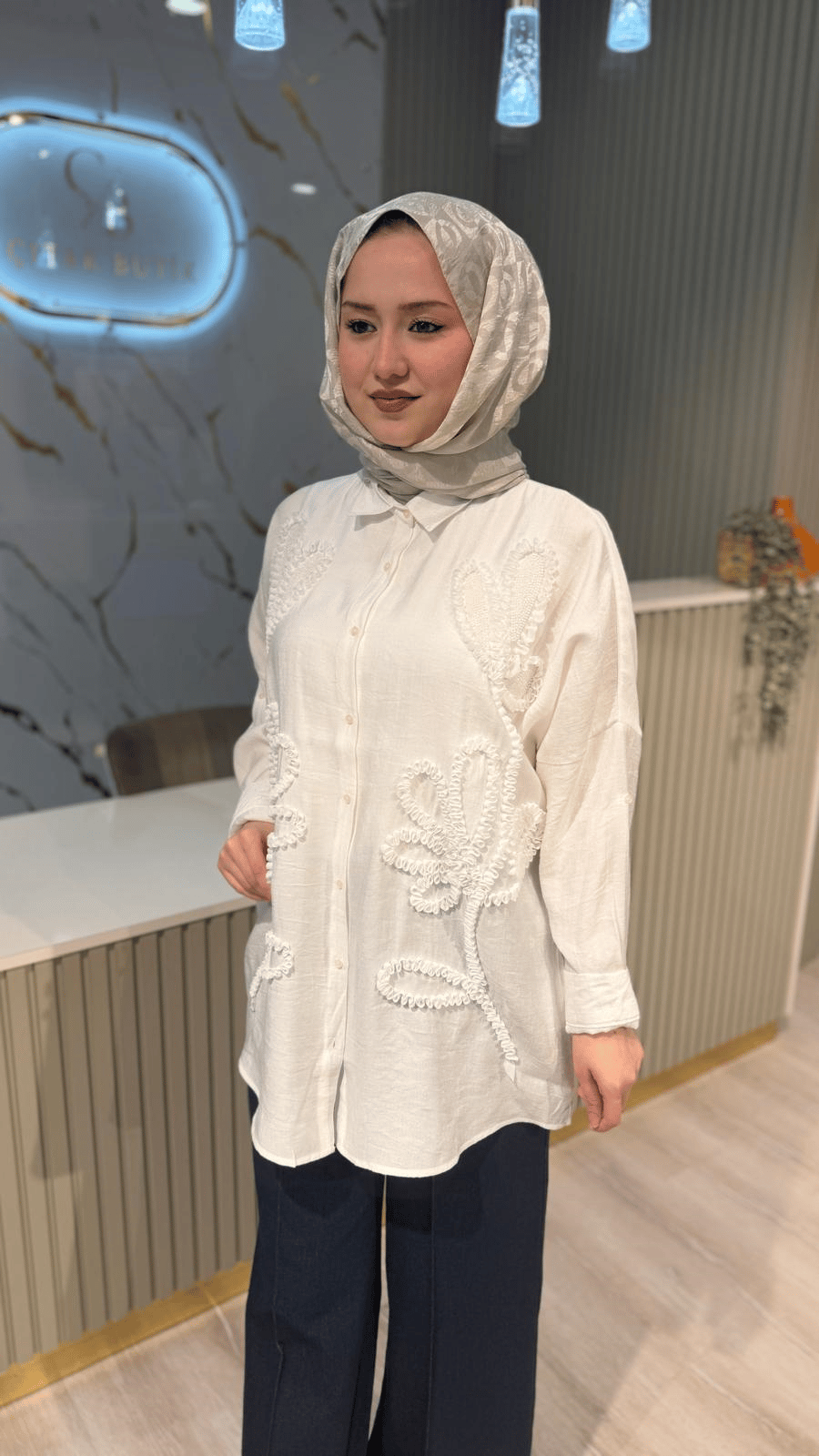 05468 NAKIŞ DETAY GÖMLEK - EKRU