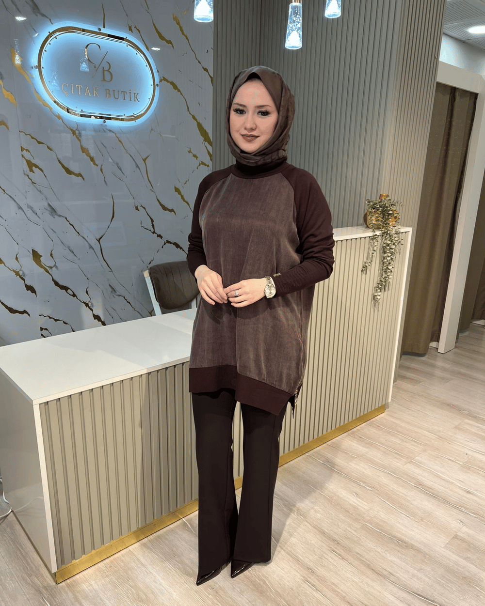 286 FERMUARLI DÜZ QUPRA TUNİK-KAHVE