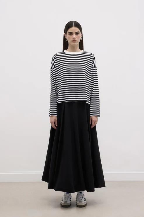 Çizgili Yırtmaçlı Pamuk Örme Crop Bluz Siyah
