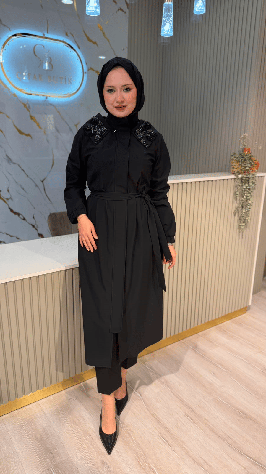 FUAT GÜRŞEN 5635 YAKA BONCUK DETAY KAP- SİYAH