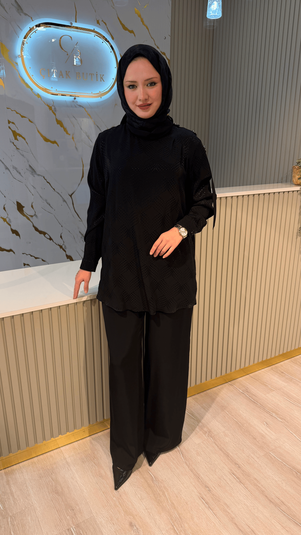 FUAT GÜRŞEN 6201 OMUZ TAŞ DETAYLI PANTOLONLU TAKIM - SİYAH