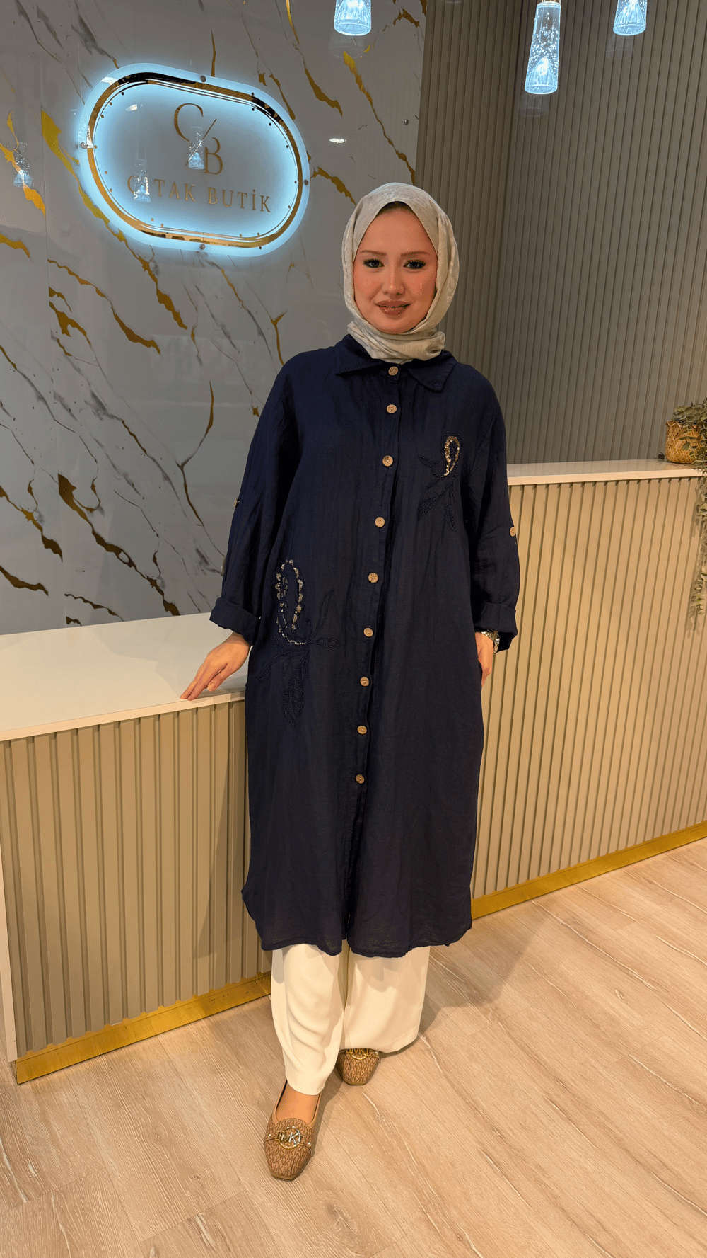 İTHAL 807 NAKIŞ PUL DETAYLI GÖMLEK KAP - LACİVERT