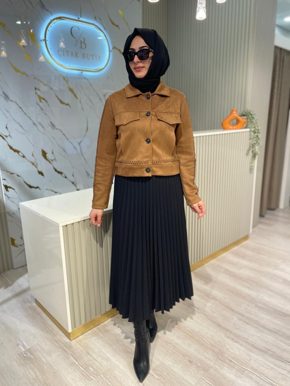 KB 0066 ÖRGÜ DETAYLI CEPLİ KISA SÜET CEKET-TABA