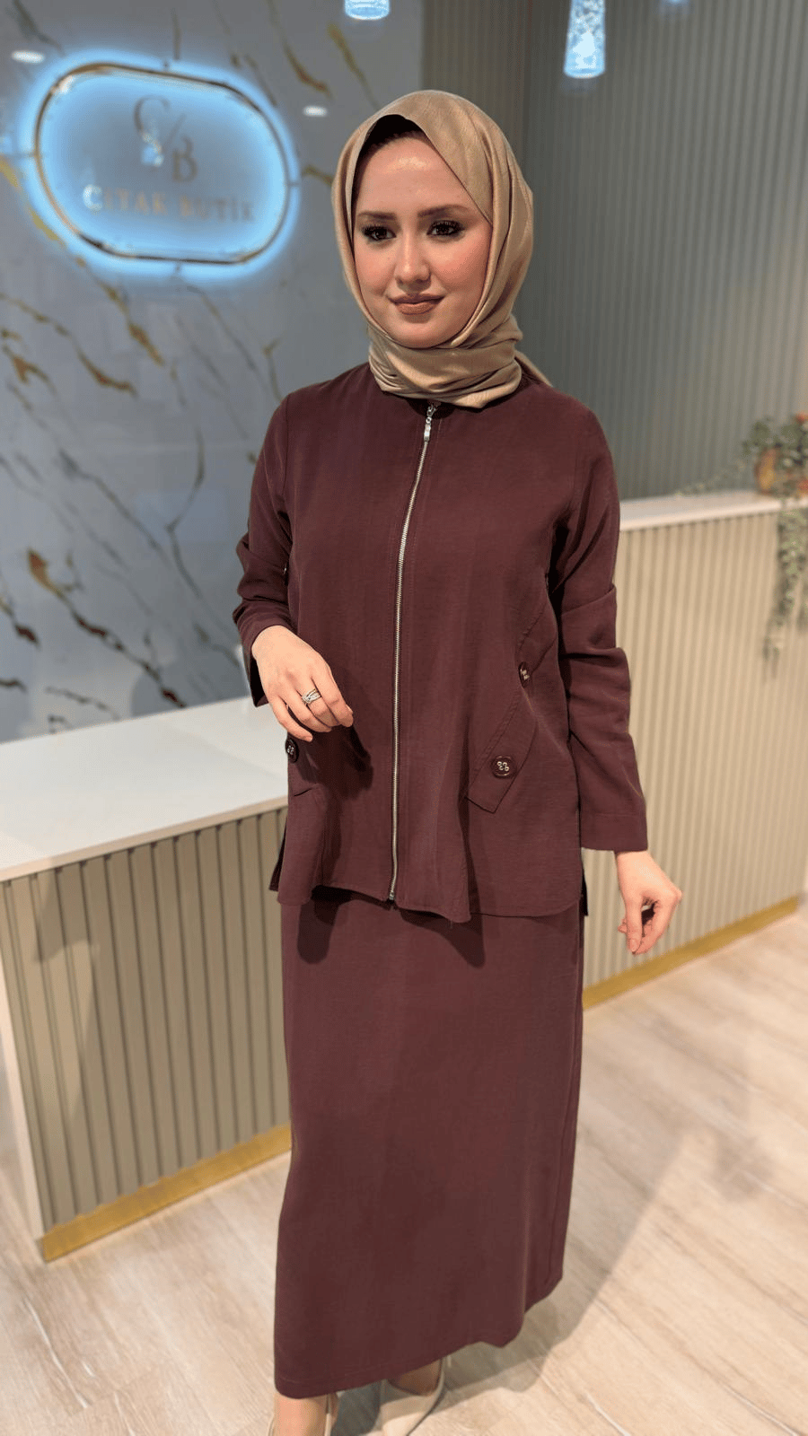NÇ 26452 DÜĞME DETAY ETEKLİ TAKIM - MÜRDÜM