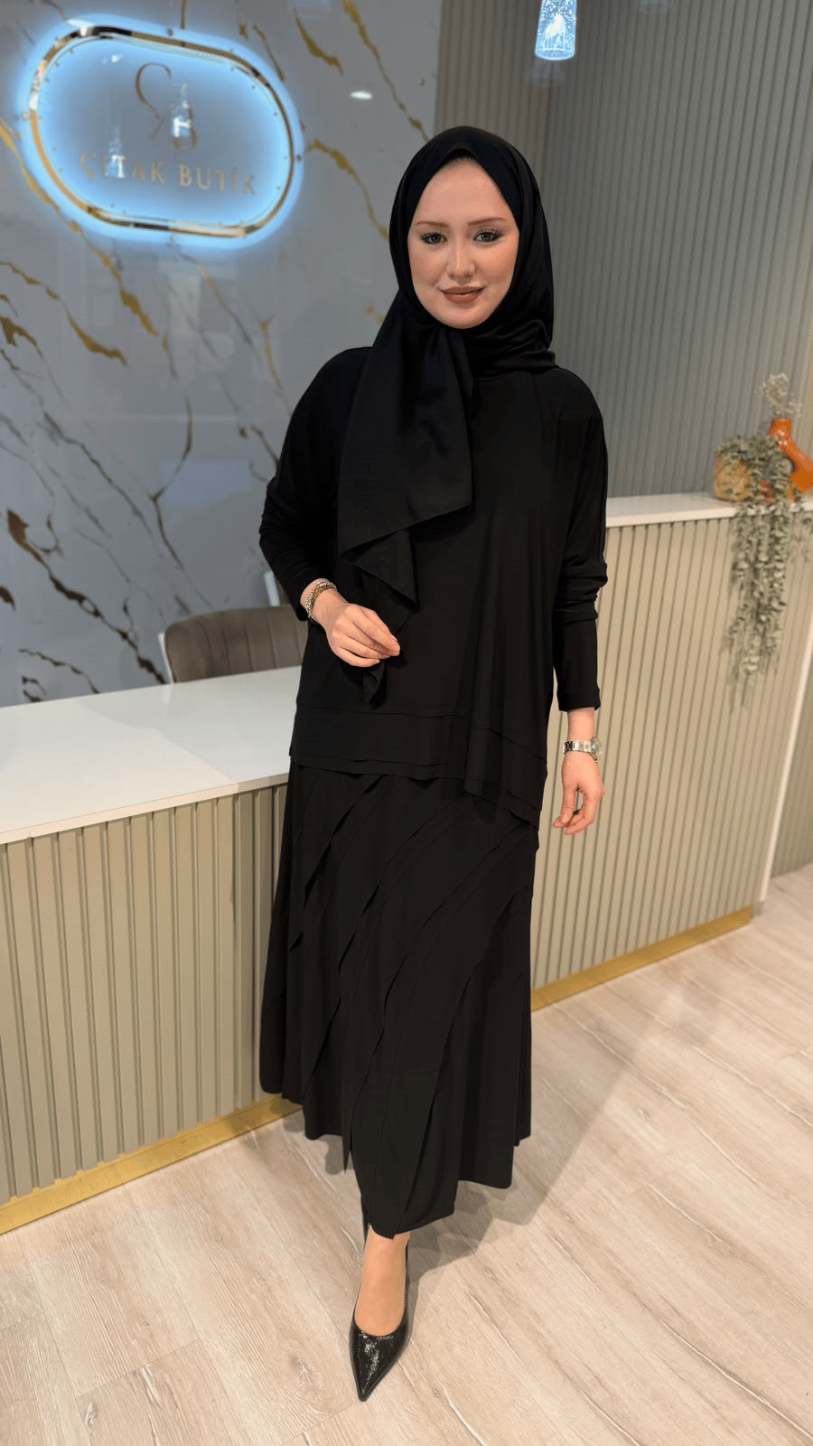 NURCAN ÇETİN 26565 KAT KAT ETEKLİ TAKIM-SİYAH