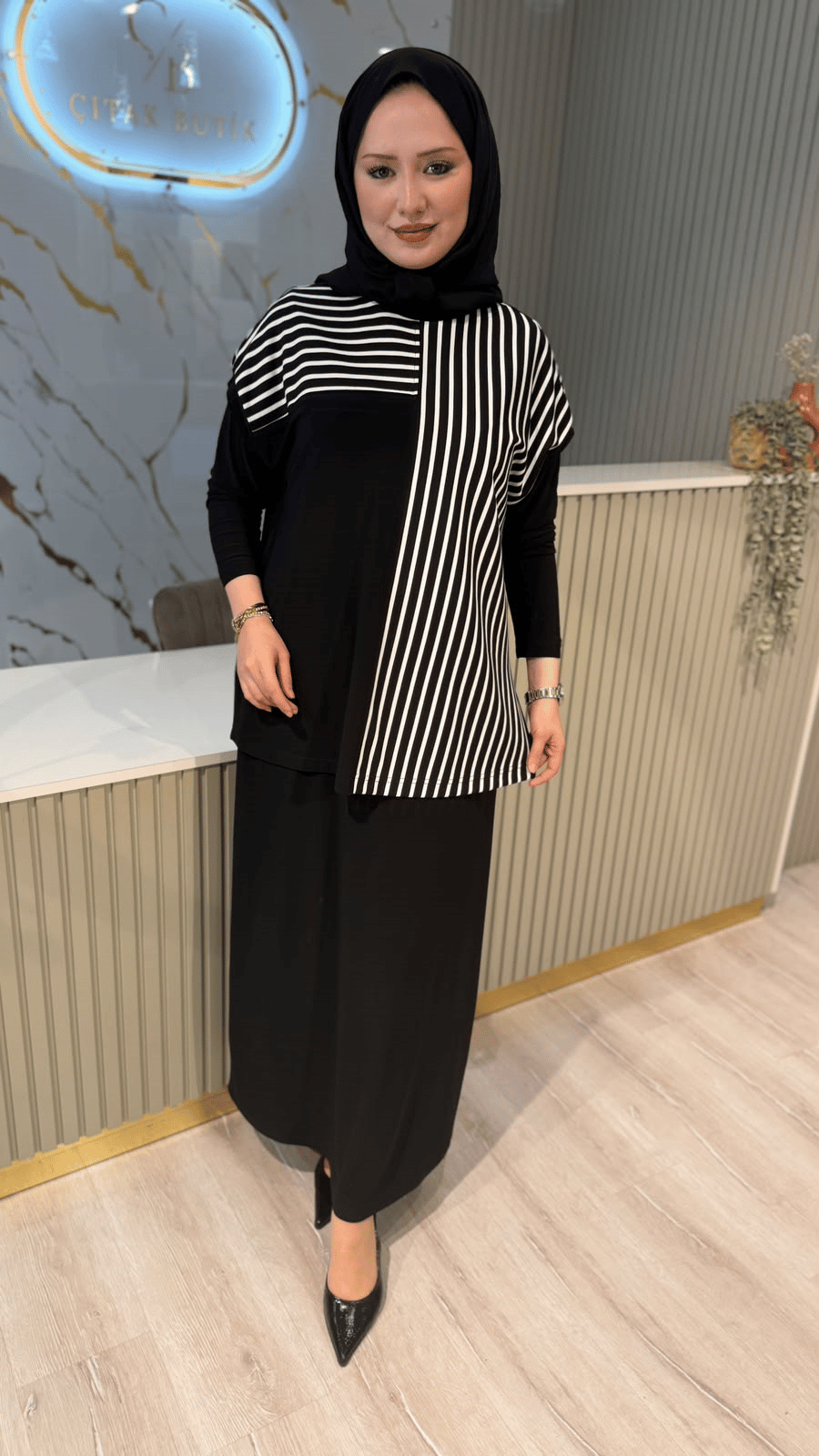 NURCAN ÇETİN 26631 ÇİZGİ DESEN ETEKLİ TAKIM- SİYAH