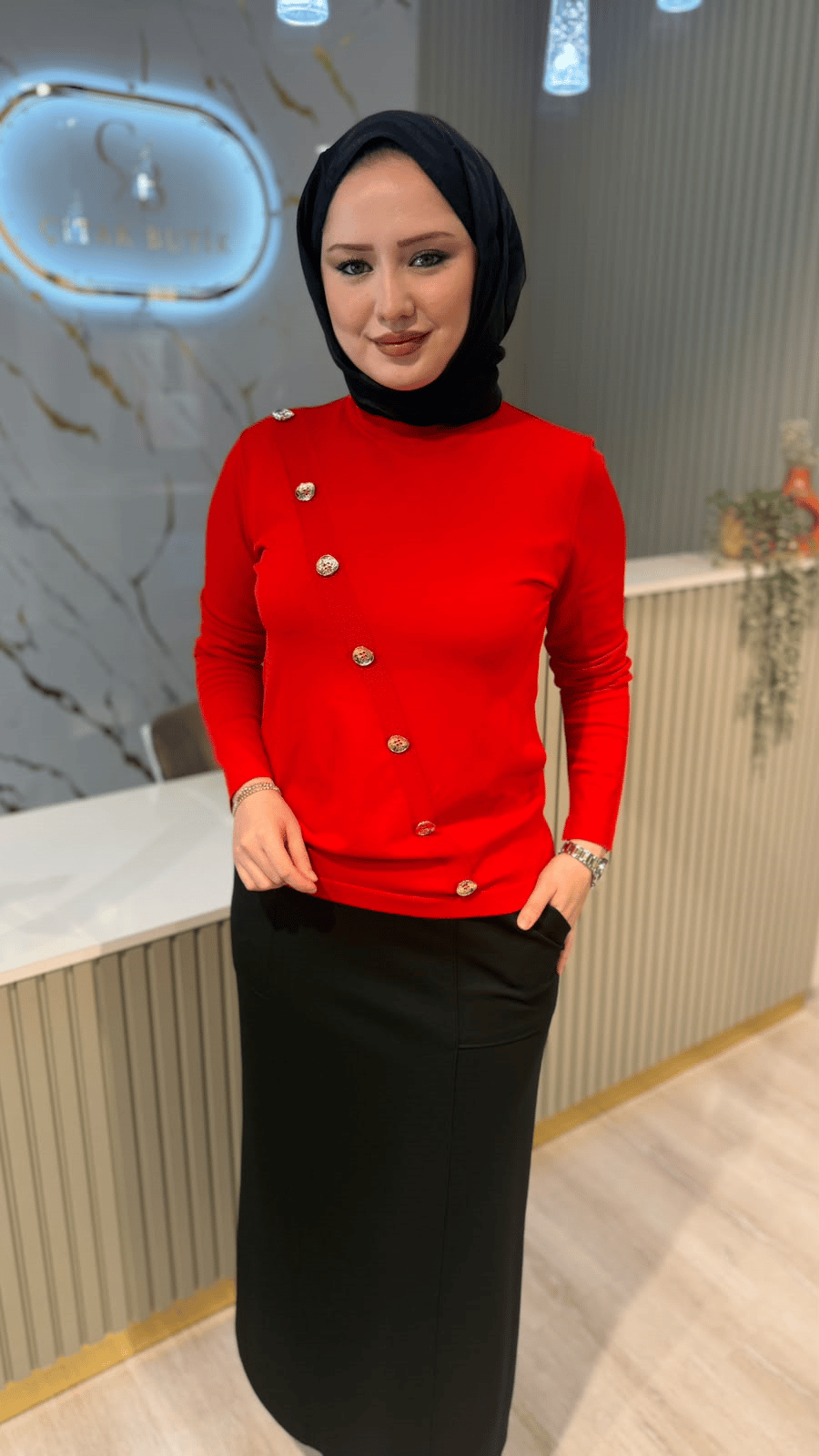 NUSS 0206 VEREV DÜĞME DETAYLI BLUZ - KIRMIZI
