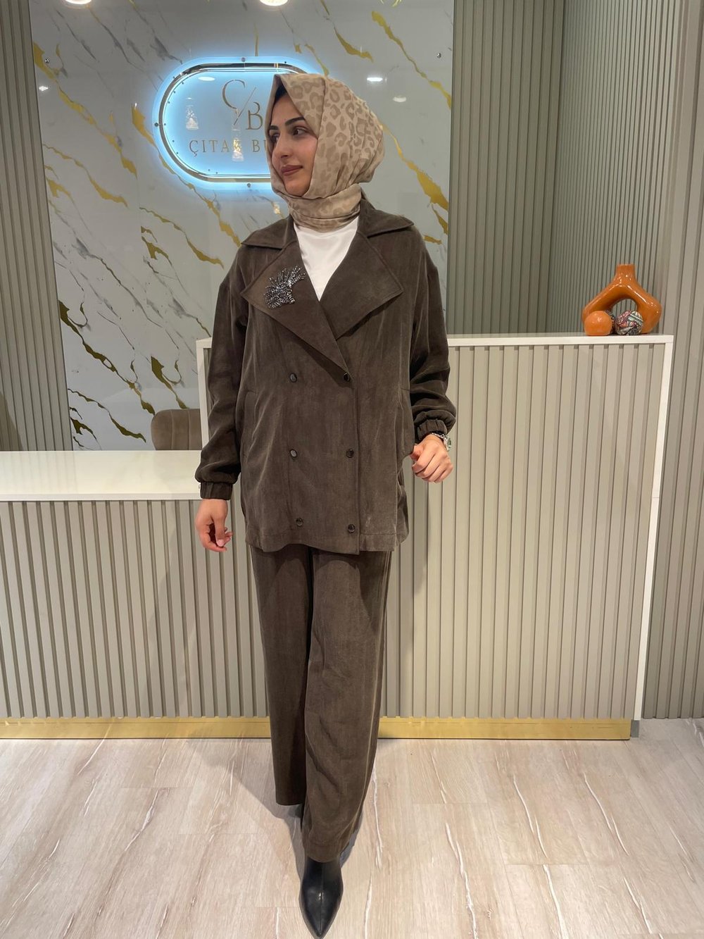 NUSS 1018 YAKA BONCUK DETAY TAKIM-KAHVE