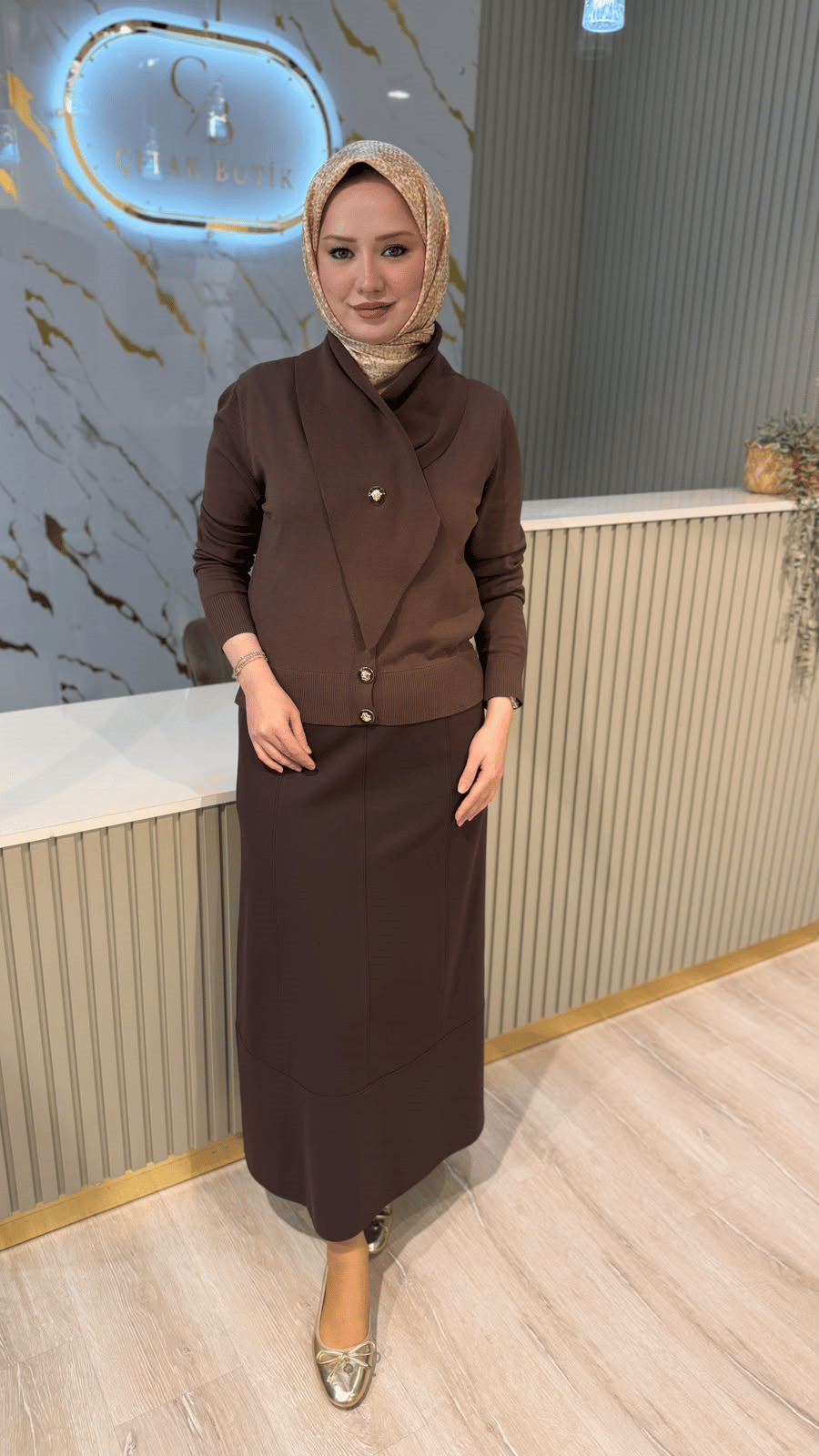 NUSS 604 V YAKA HIRKA -KAHVE