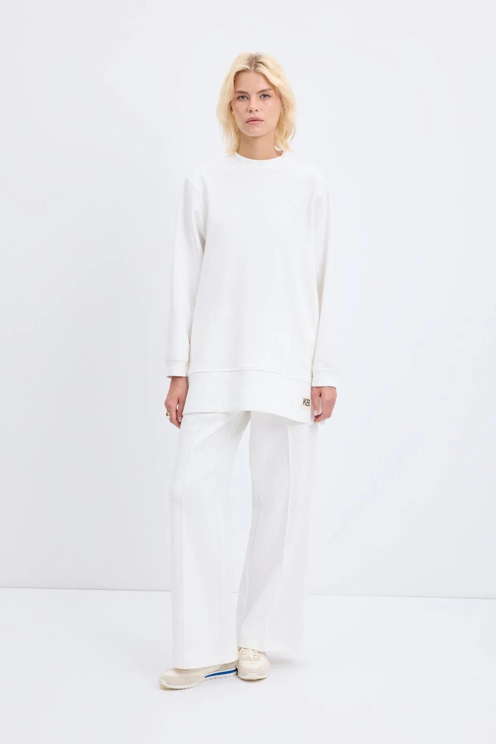 OVERSIZE YANDAN YIRTMAÇLI SWEATSHIRT-EKRU