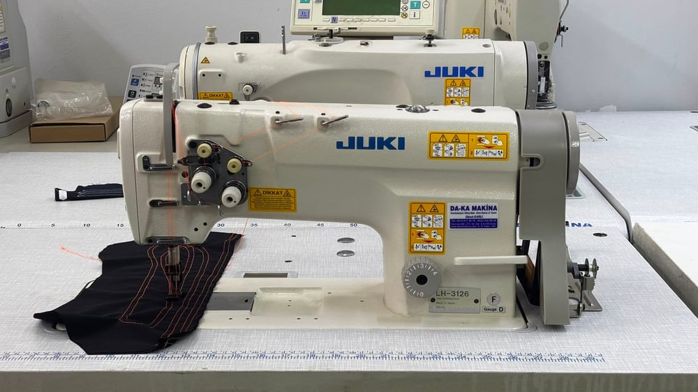 JUKI LH-3126 İptalsiz küçük mekik çift iğne dikiş makinesi