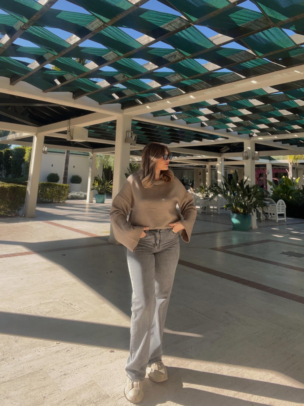 GRİ MARKA MODEL KESİK PAÇA DETAY JEAN