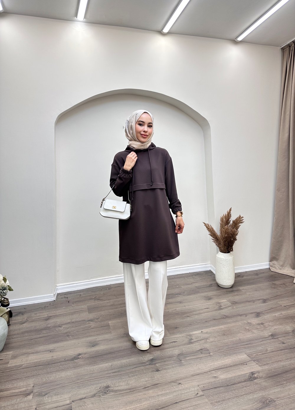 Armine Trend Kapüşonlu Yandan Cepli Kolları Lastikli Fitilli Tunik Kahverengi 25KT462