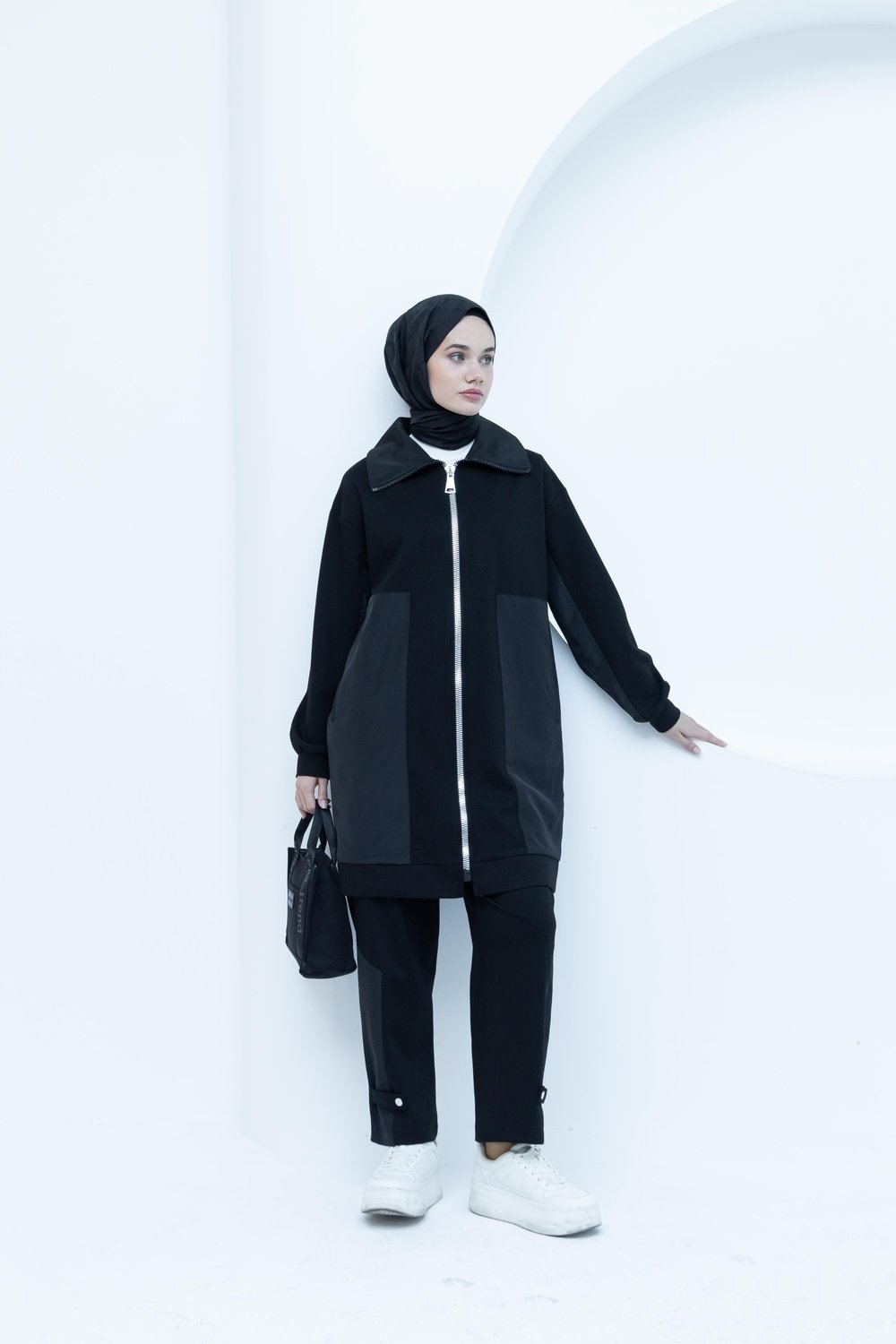 BELLİ (ARMİNE) PANTOLONLU ÖNÜ FERMUAR DETAYLI TAKIM 25K6002 - SİYAH