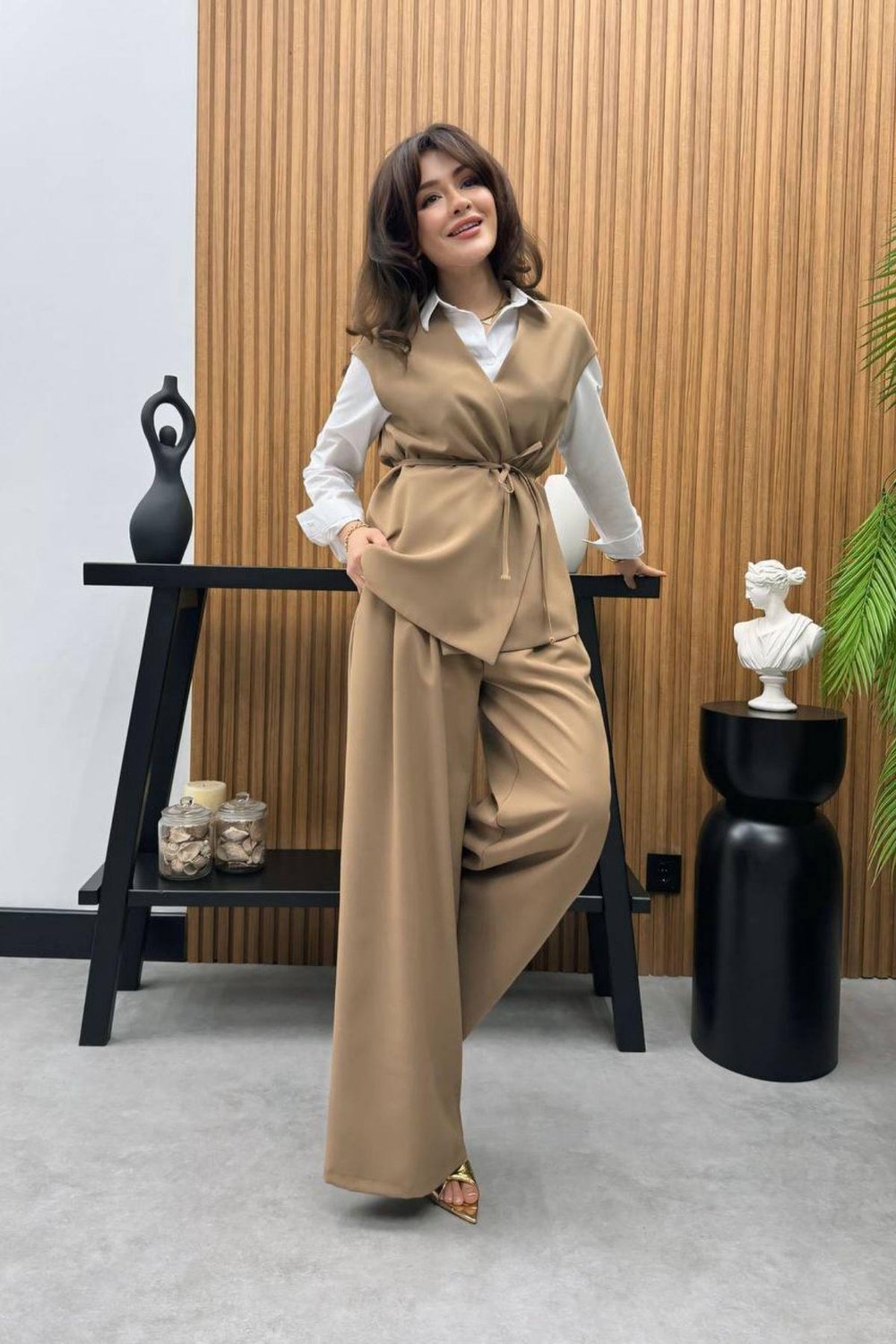 CEPKENLİ BELİ KEMERLİ PALLAZO PANTOLONLU TAKIM CAMEL