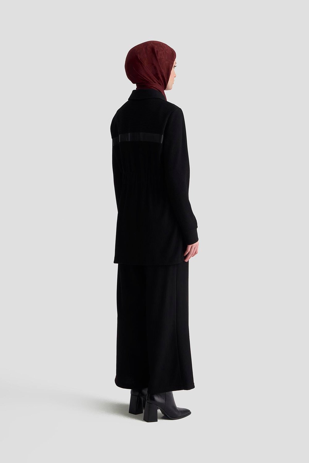 Kendinden Çizgili Pantolonlu Takım Armine Trend 25KT649 - Siyah