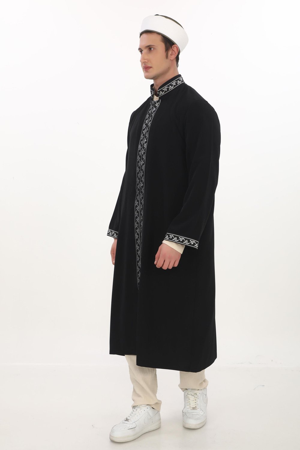 Özel Seri – Bordürlü Yarım Astarlı İmam Cübbesi 