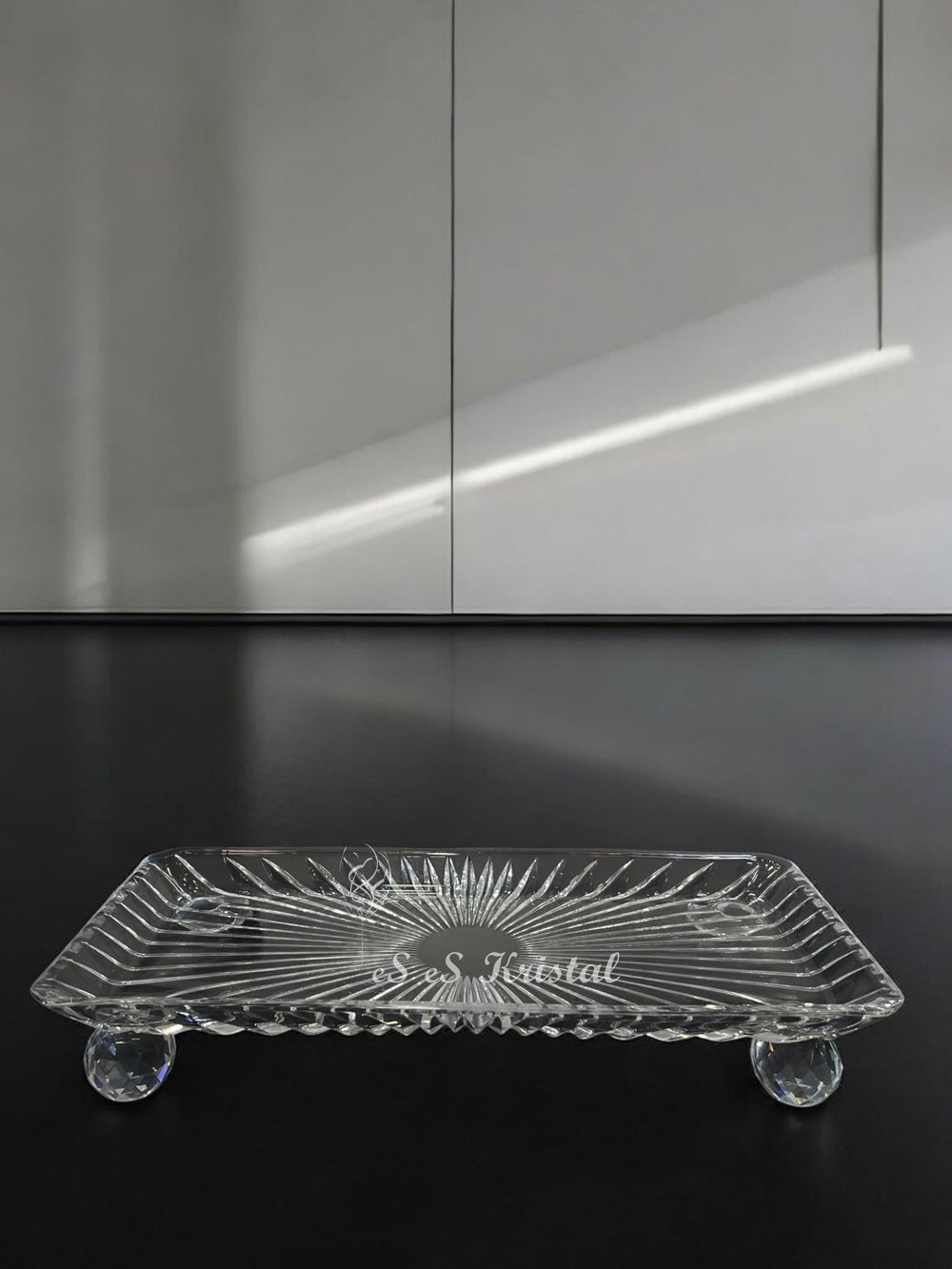 Dikdörtgen Tabak Dik Kesme Şeffaf Kristal Top Ayaklı