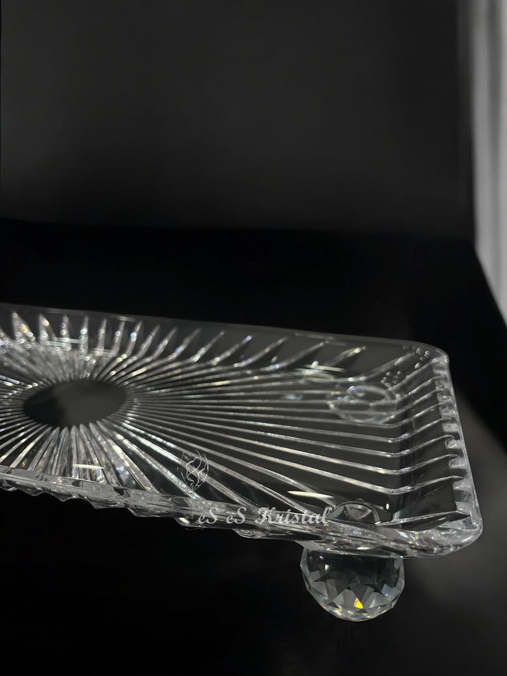 Dikdörtgen Tabak Dik Kesme Şeffaf Kristal Top Ayaklı