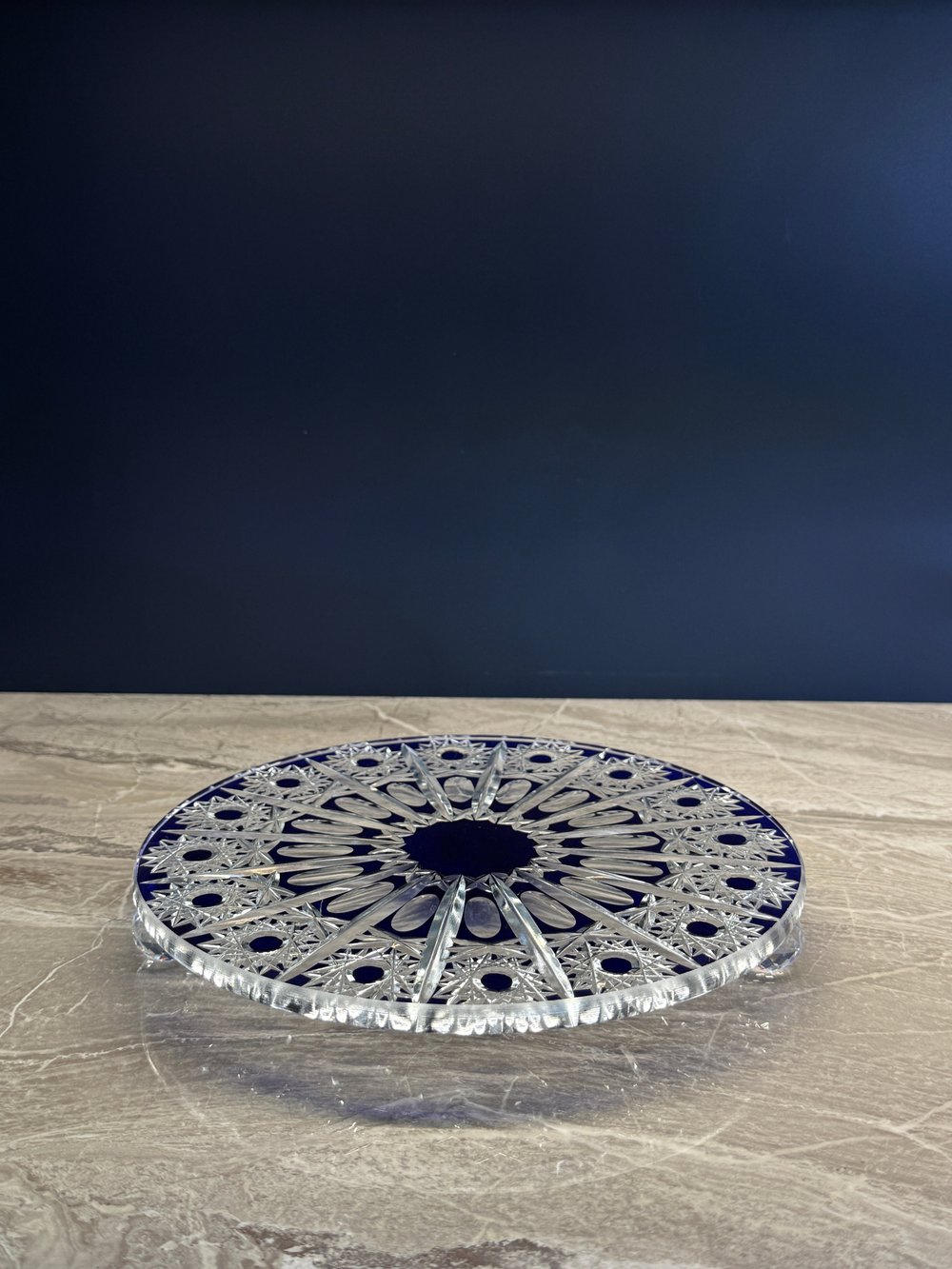 Düz Cam Tabak Kristal Top Ayaklı 21 Cm Ekose Mavi
