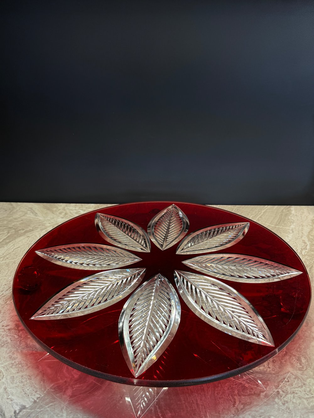 Düz Cam Tabak Kristal Top Ayaklı 35 Cm Yaprak Kırmızı