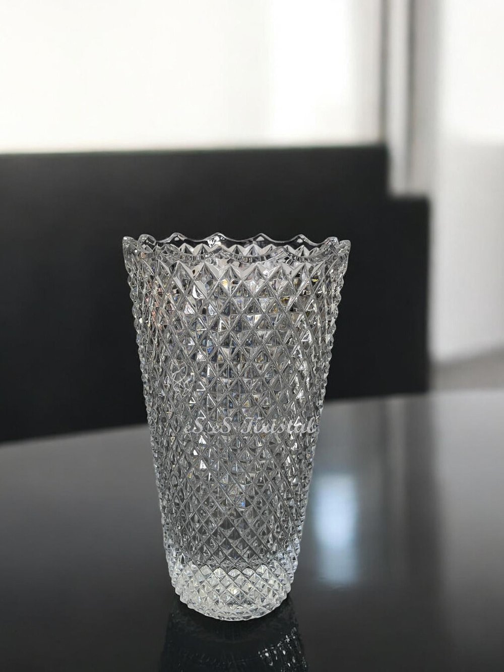 Konik Vazo 25 Cm Tarama Dilimli  Şeffaf